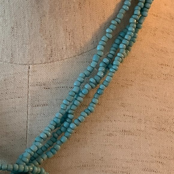 Shell necklace with turquoise color beads - Picture 5 of 6